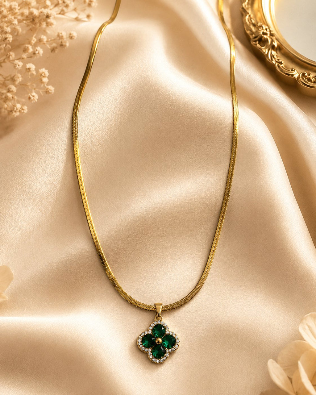 Emerald Clover Pendant Necklace