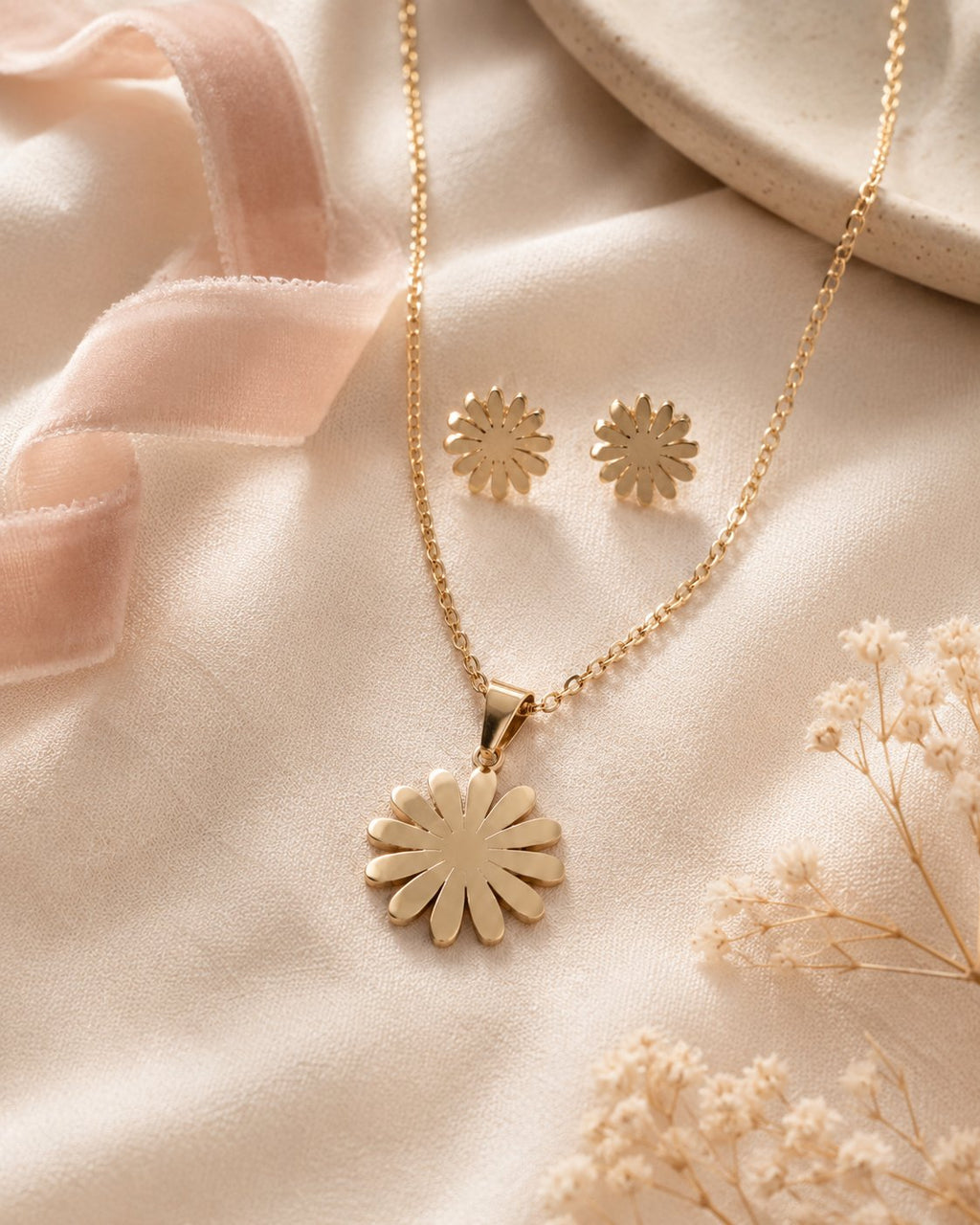 Golden Daisy Necklace & Stud Set