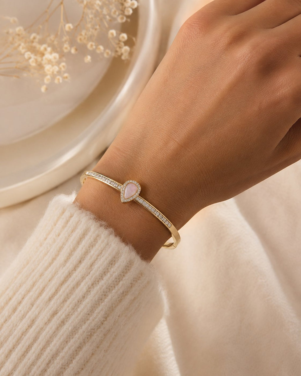 Pearlescent Teardrop Crystal Bangle