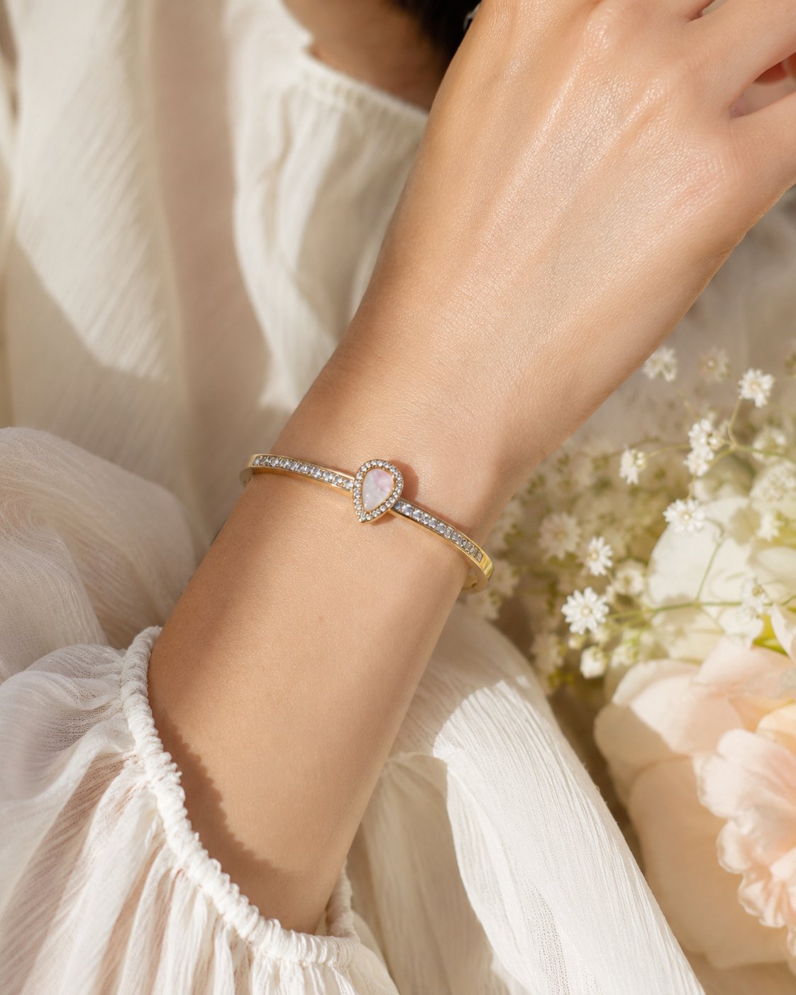 Pearlescent Teardrop Crystal Bangle