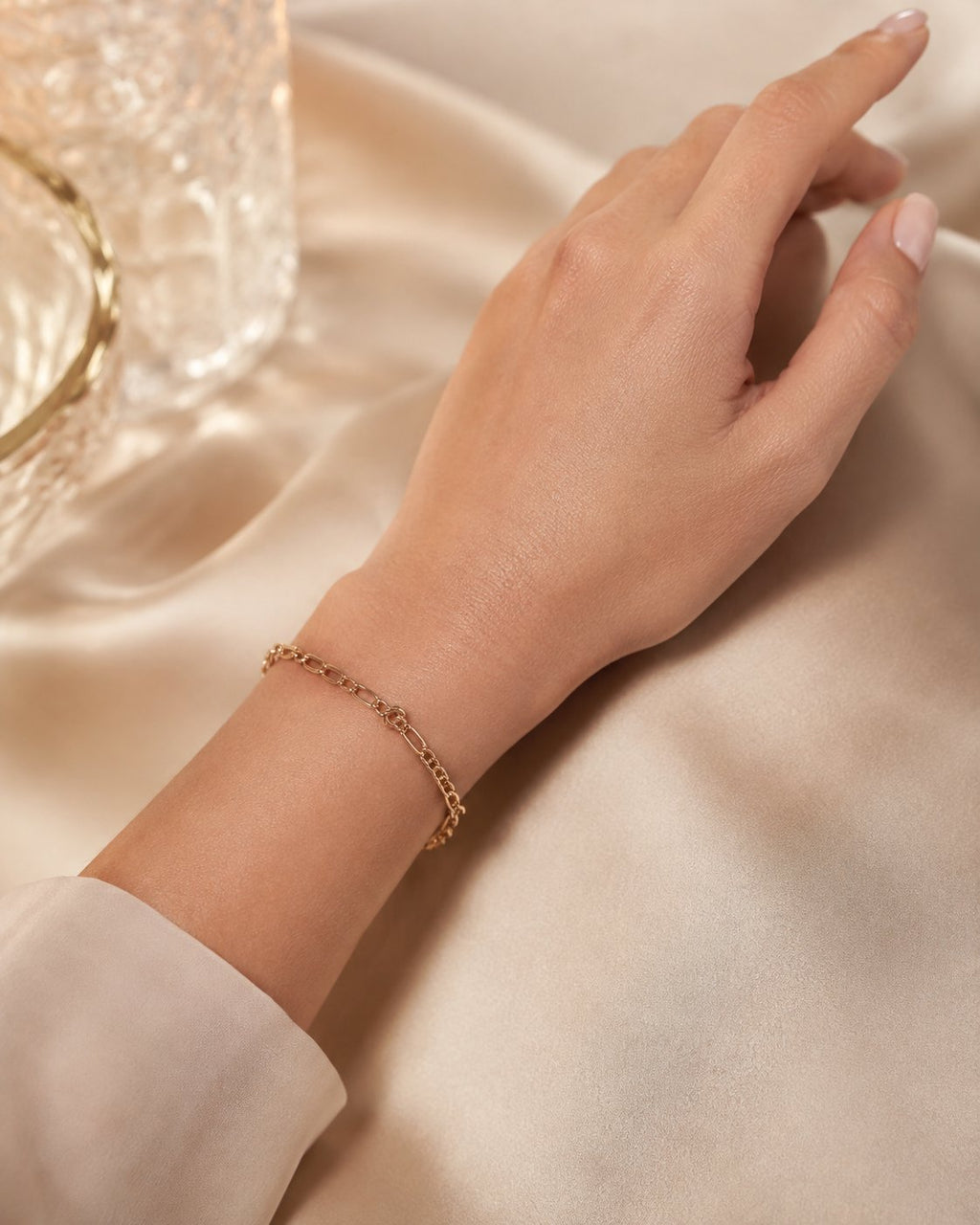 Rose-Gold Figaro Knot Bracelet